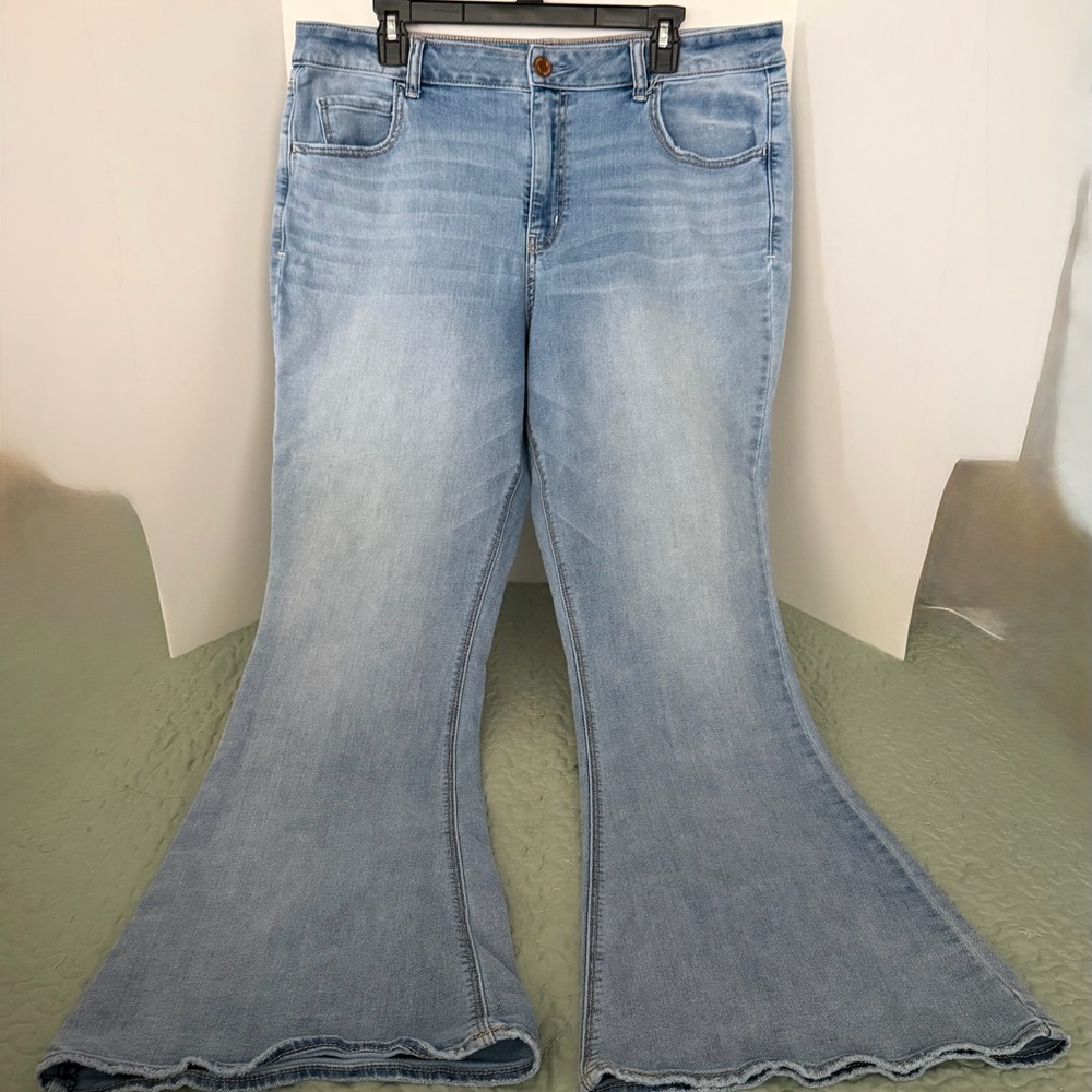 American Eagle Outfitters Light Blue Hi Rise Artist Jeans